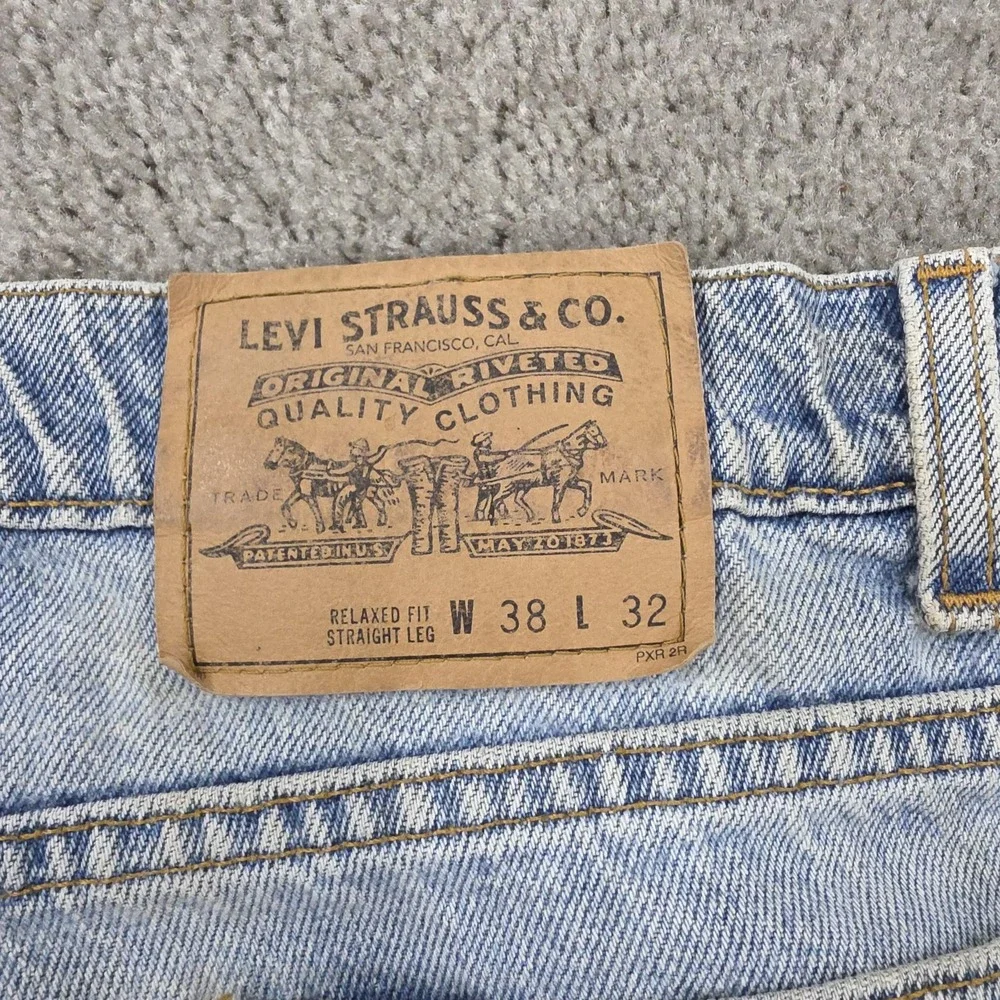 Vintage Levis 560 Jeans Mens 38x32‎ Light Blue Relaxed Fit Straight Leg USA 90s